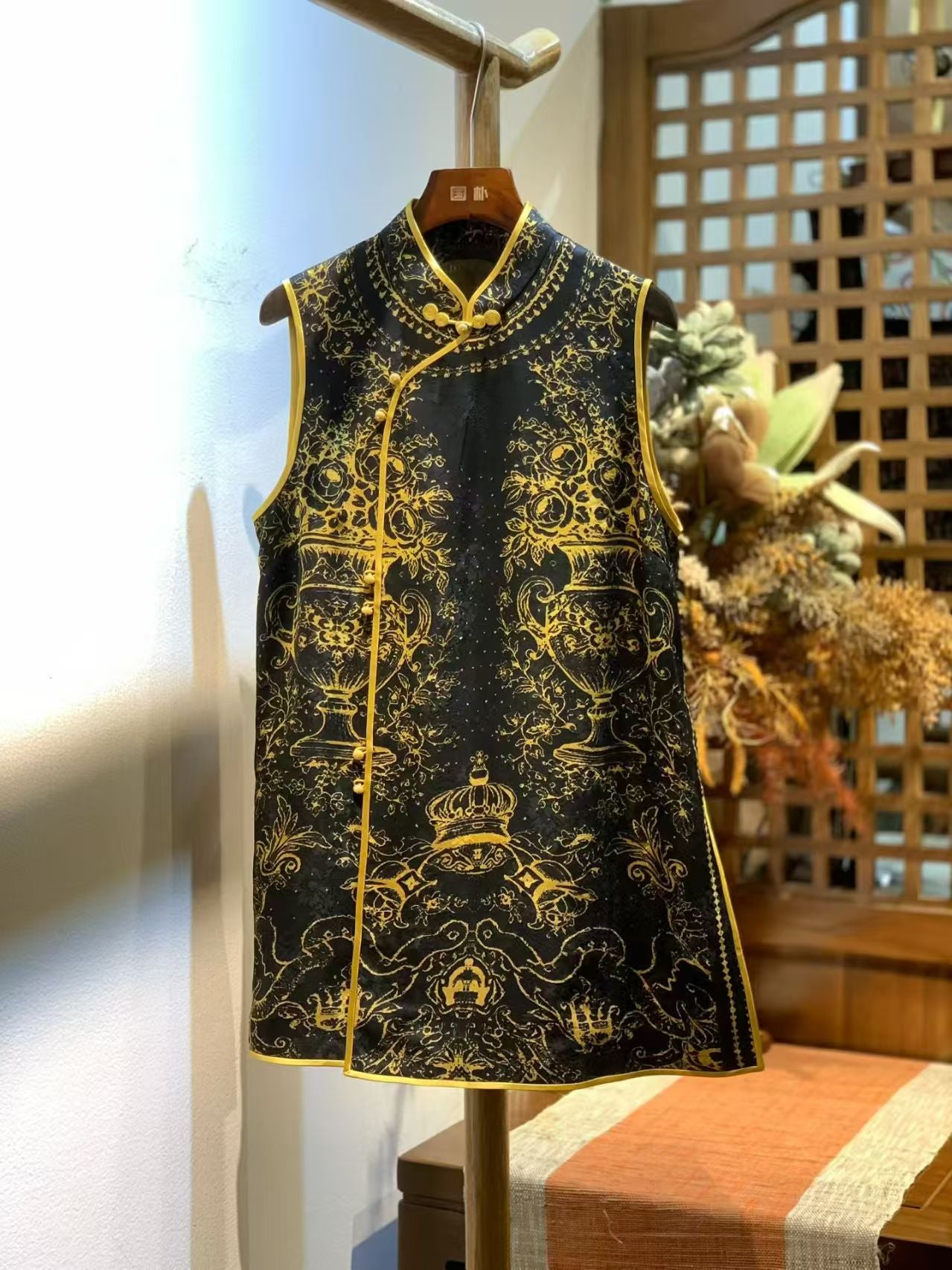 叠穿骑楼金銮香云纱马甲